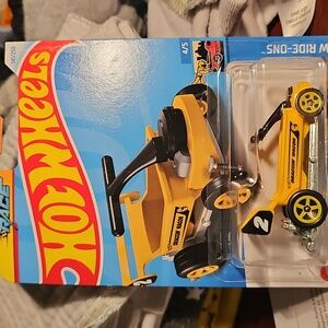 Hot Wheels 2024 TREASURE HUNT Yellow Draggin Wagon